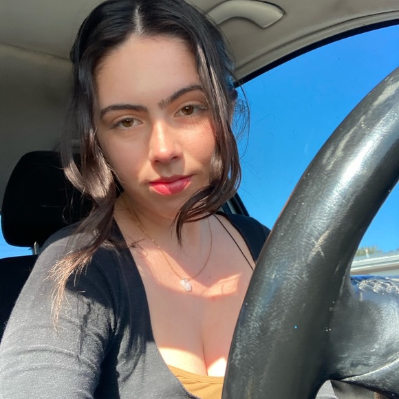 Meet your Posher, Aura - Picture 1 of 1